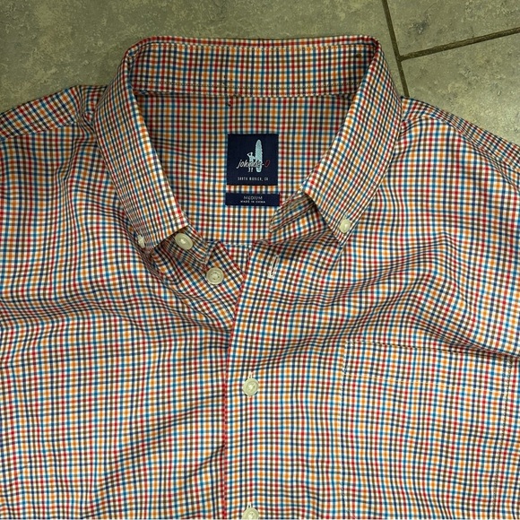 johnnie-O Red and White Casual Button Down Shirt with Classic Style - Picture 2 of 6